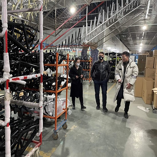 Customer to our bicycle factory Customer to our bicycle factory